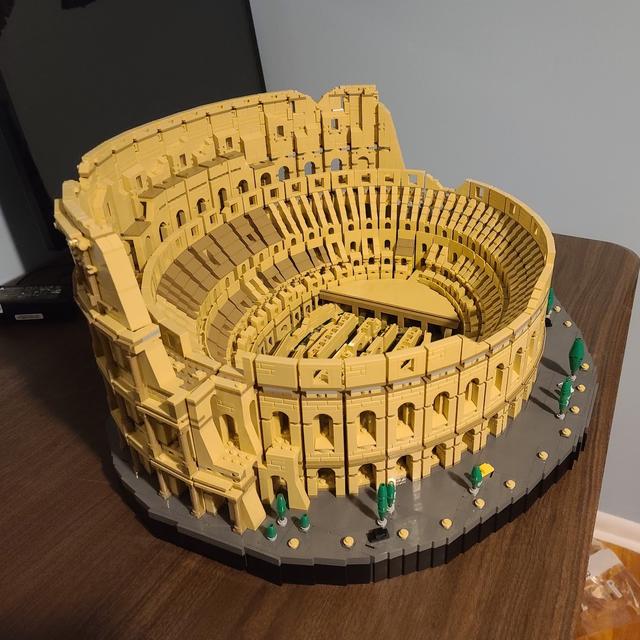 Turner's finished LEGO colliseum